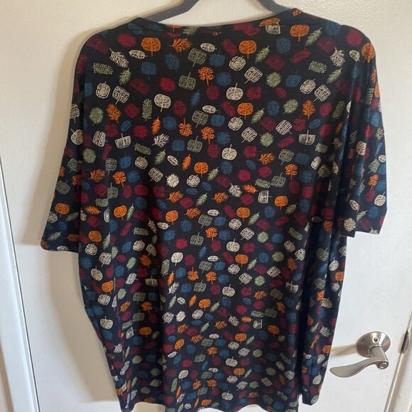 NWOT leaf IRMA top- size Small - Picture 10 of 10